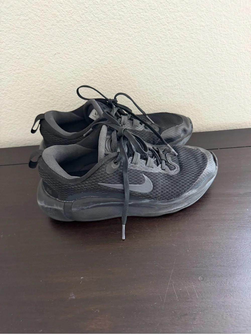 Nike infinity flow Black Mesh Athletic Sneakers size 3